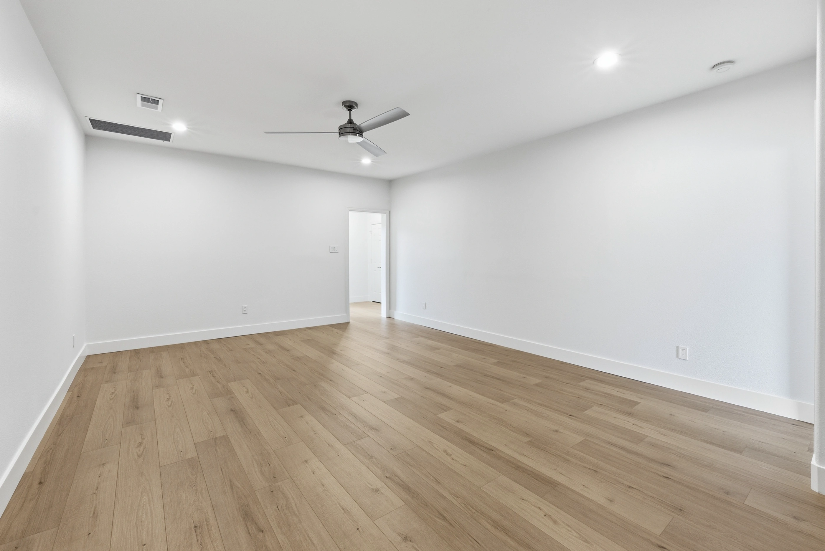 Upstairs game room alternate view